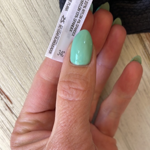 High-Waisted + Underwire Bikini Top - Picture 4 of 9